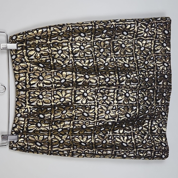 NWOT J. McLaughlin Black Gold Metallic Floral Jacquard Zip Front Skirt Size 2 - Picture 3 of 13